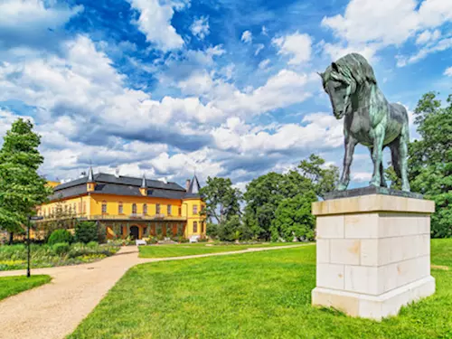 Anglický park ve Slatiňanech s výběhem pro koně