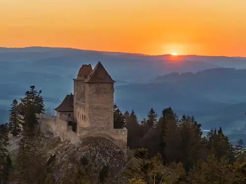 Tajemné noční prohlídky na hradu Kašperk vás seznámí s osobností Petra mladšího Zmrzlíka ze Svojšína