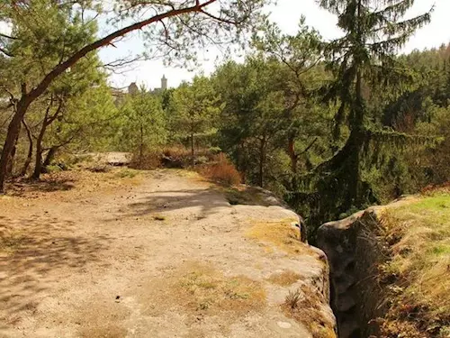 Skalní hrad Nedamy u Dobřeně na Kokořínsku