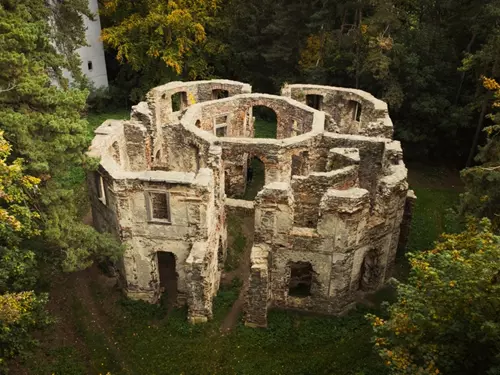 Zřícenina letohrádku Belveder v Suchdole u Kutné Hory