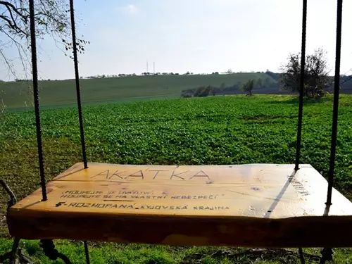 Houpačky na kyjovském Slovácku – rozhoupaná kyjovská krajina