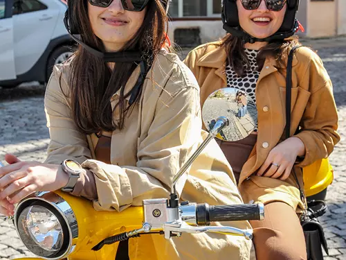Skútry Písek – zážitková půjčovna elektrických retro skútrů